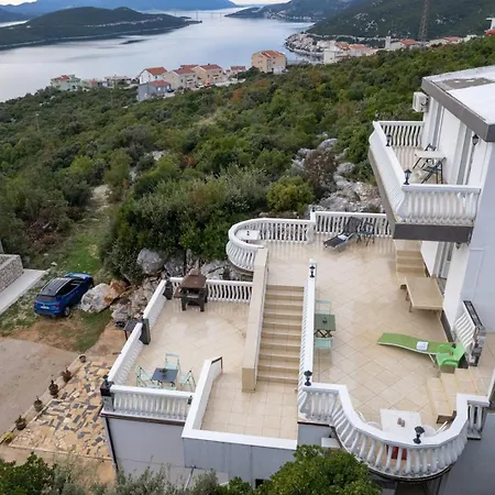 Vrabac Neum